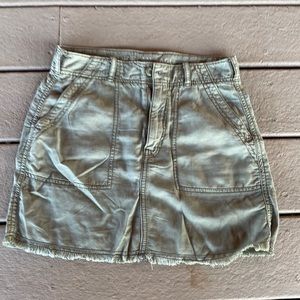 American Eagle camo green skirt